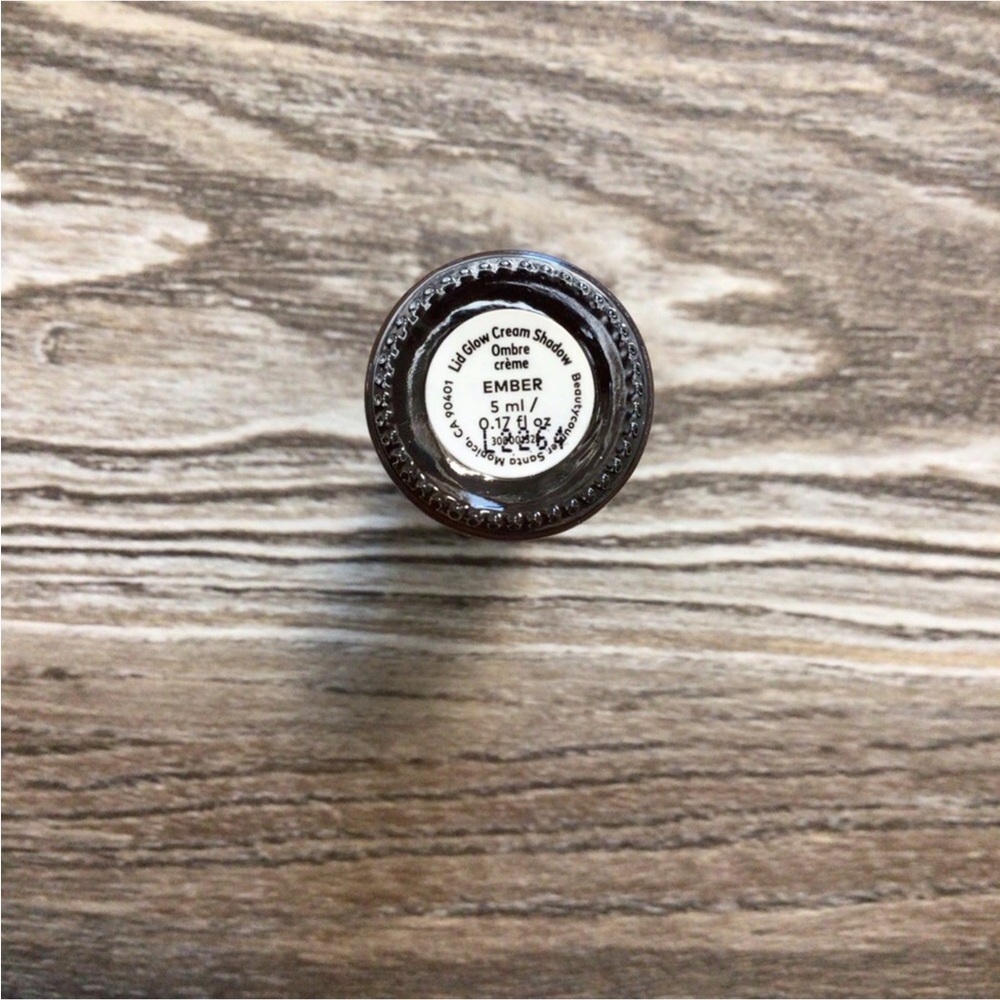 BeautyCounter Ember Lid Glow Cream Shadow NEW NIB - Picture 5 of 9